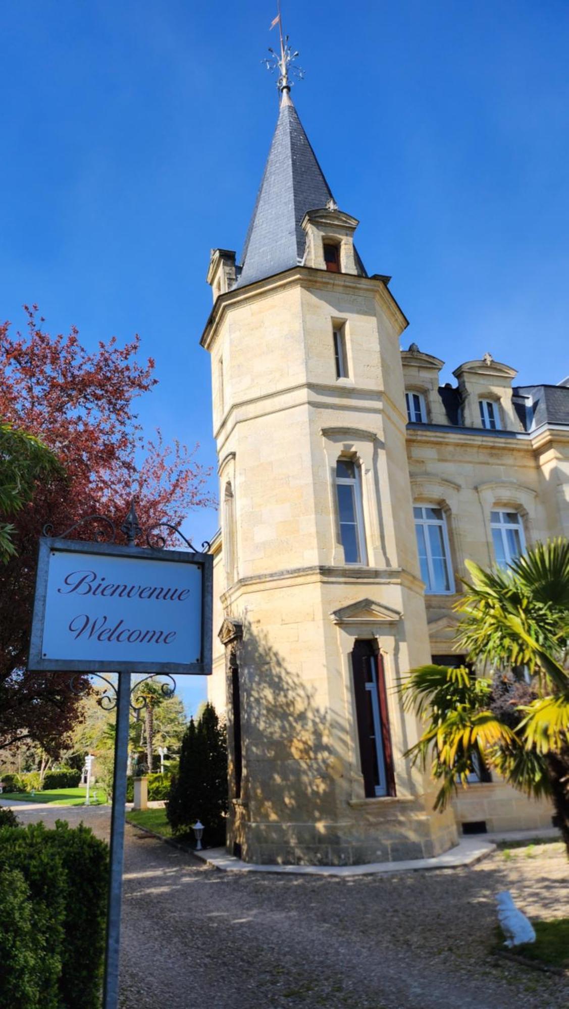 Hotel La Tour Perrier Eyrans Экстерьер фото